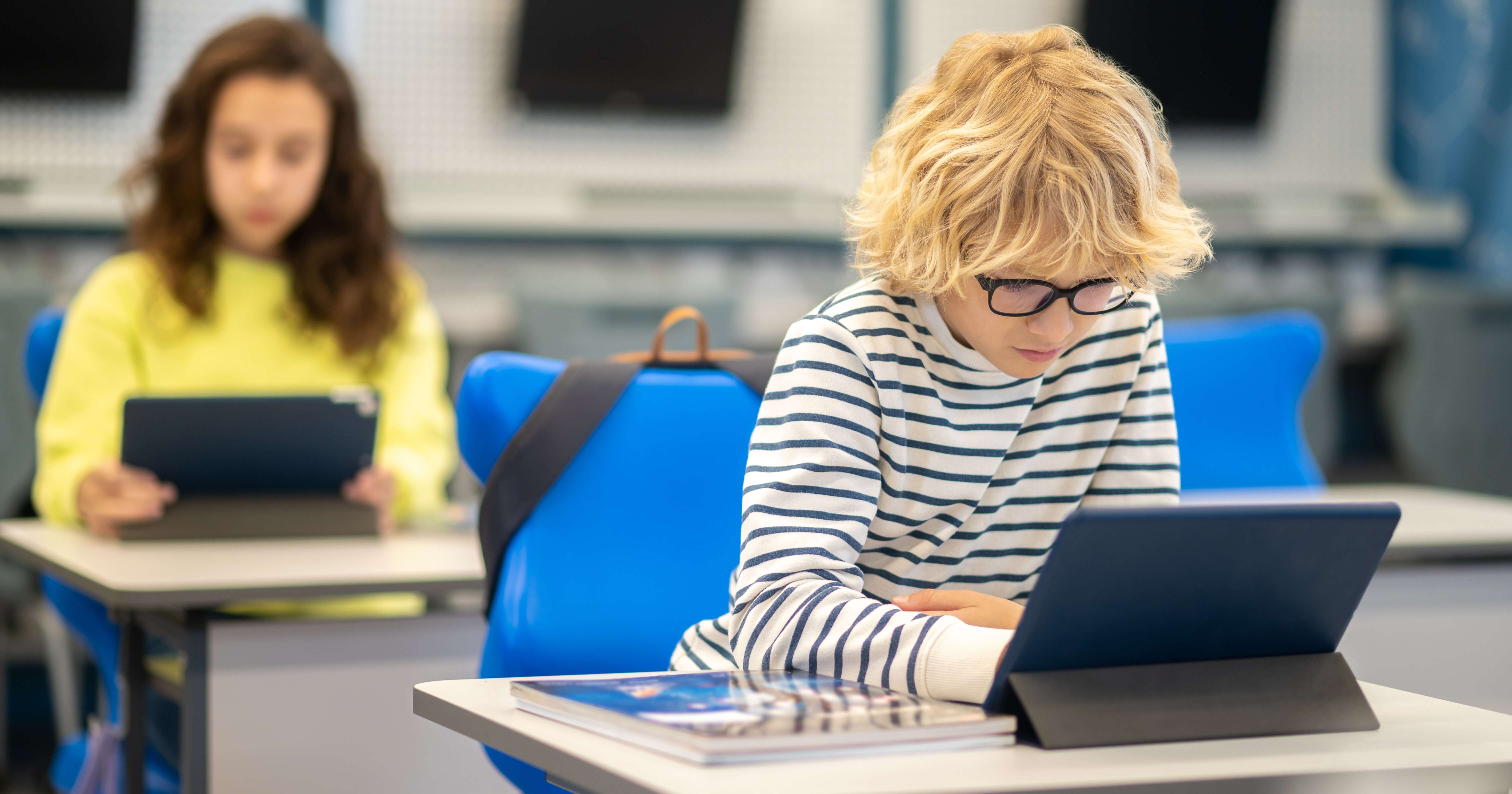 Digitális eszközök a tantermekben: hogyan hatnak a tanulásra? 